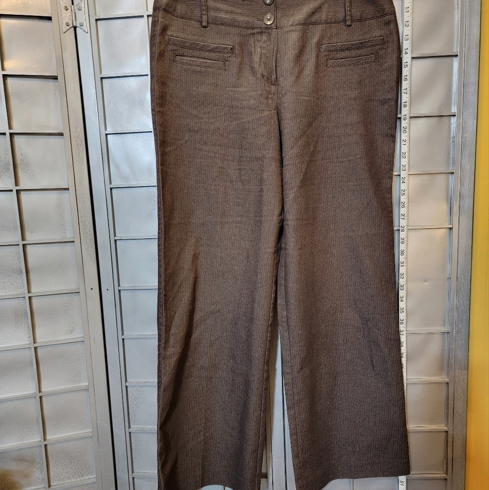 Larry Levine stretch size 12 pants  brown.